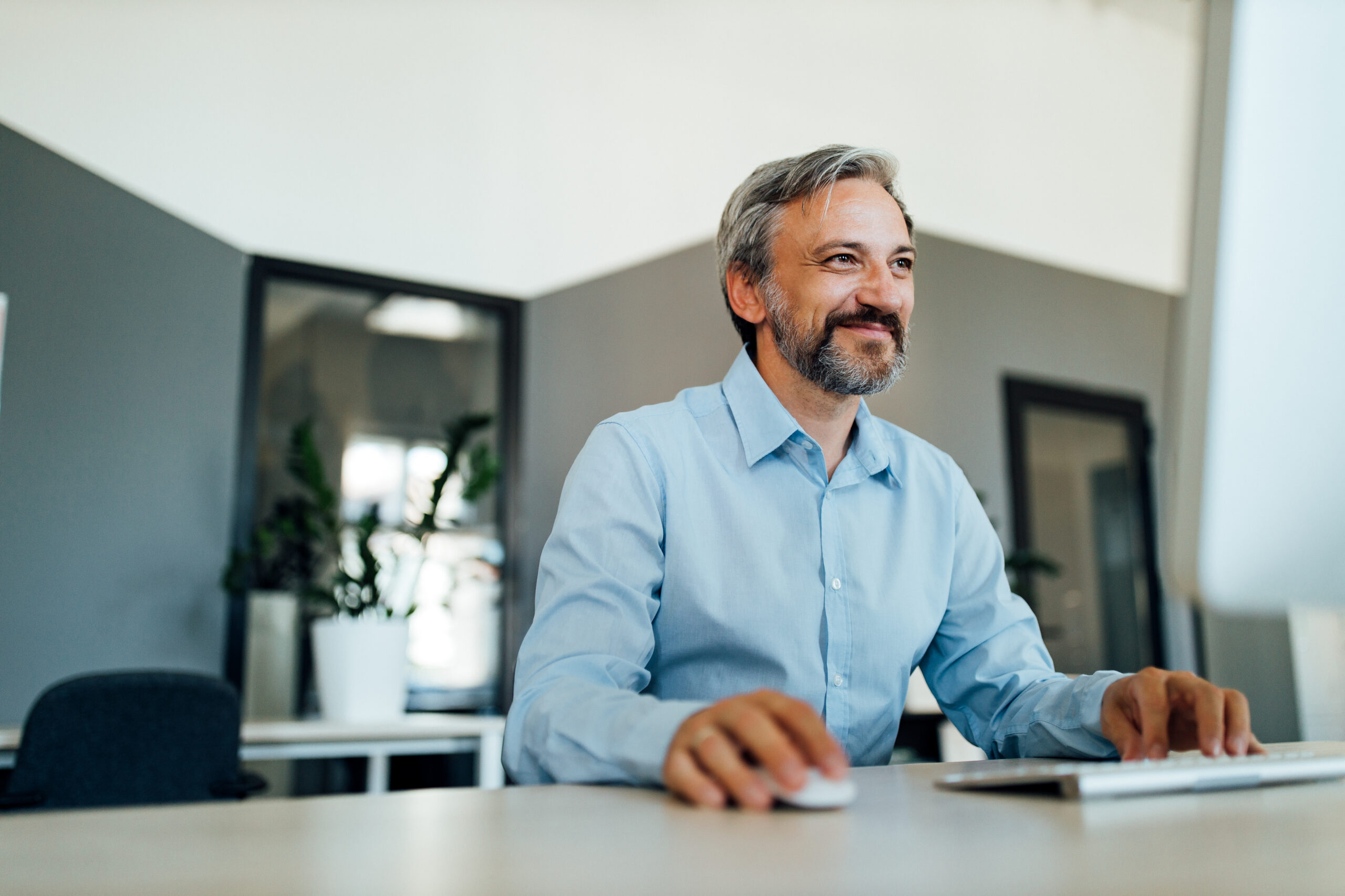 Senior sales professional